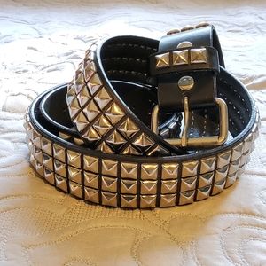 Pyramid studded black leather belt